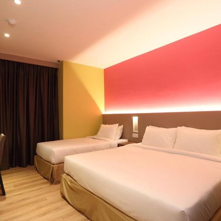 Capital O 9010 Yee Hotel Джохор-Бару Екстер'єр фото