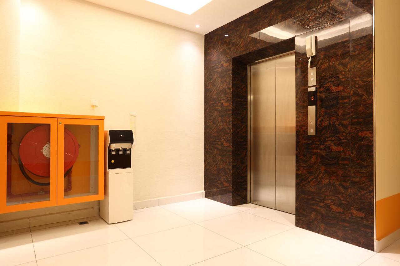 Capital O 9010 Yee Hotel Джохор-Бару Екстер'єр фото