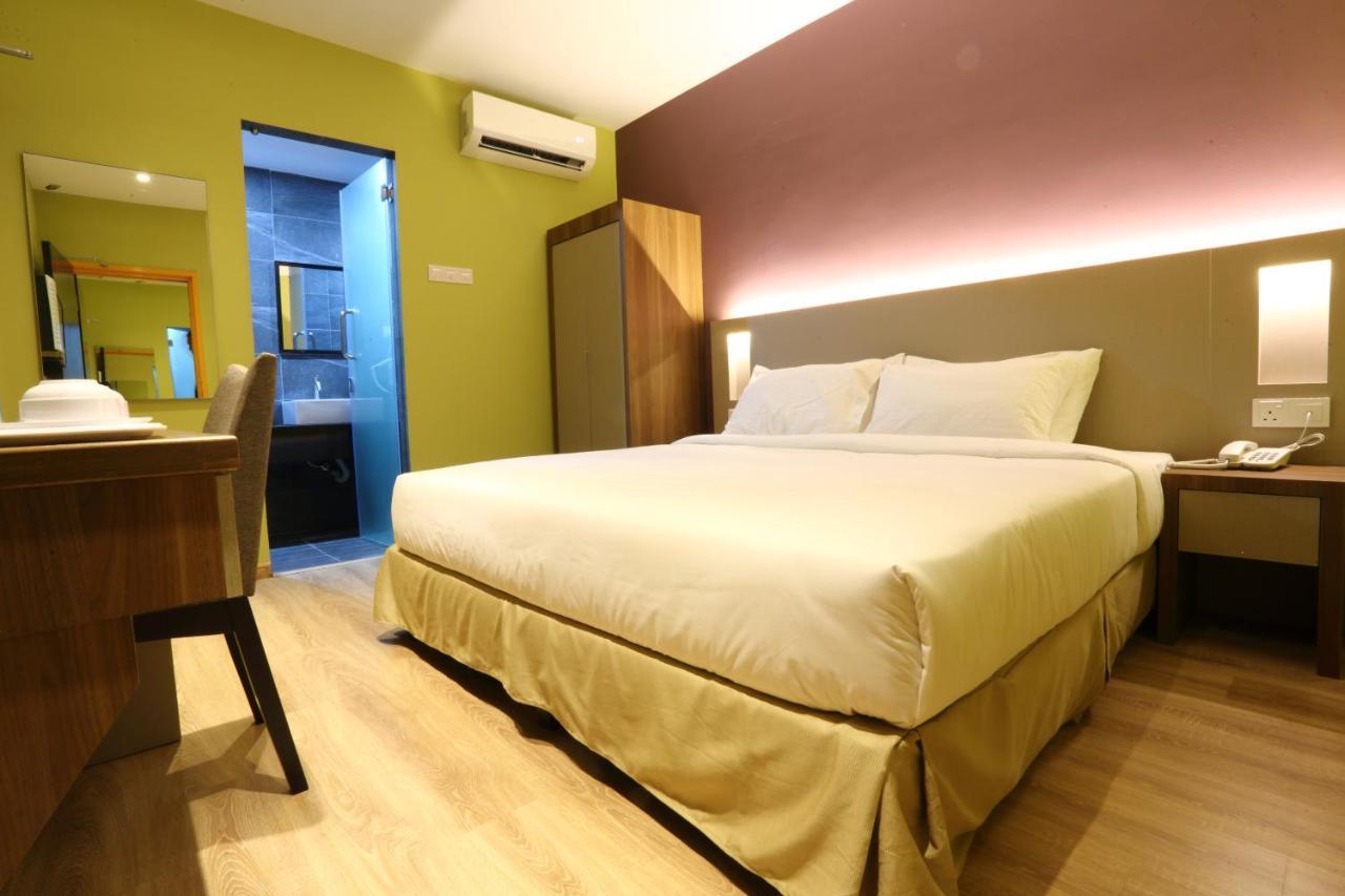 Capital O 9010 Yee Hotel Джохор-Бару Екстер'єр фото
