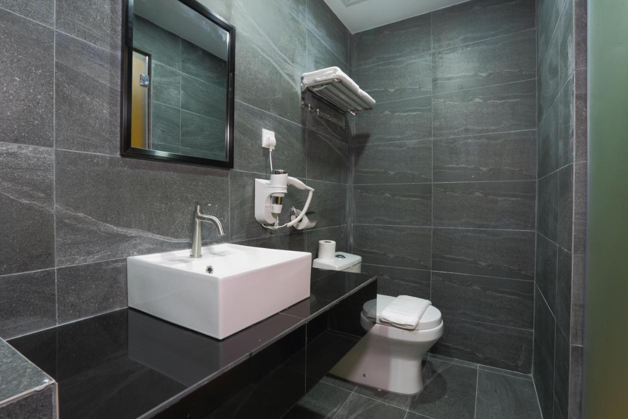 Capital O 9010 Yee Hotel Джохор-Бару Екстер'єр фото